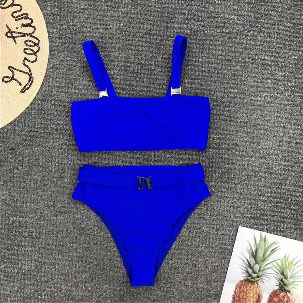 207. Electric blue belted swimsuits - Picture 4 of 5
